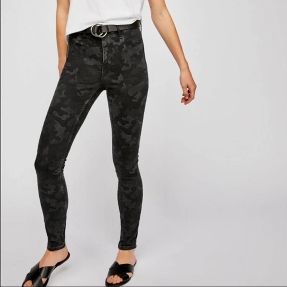 Free People Denim - Free People Camo Charcoal Grey Black Skinny Jeans‎ Women’s 26R